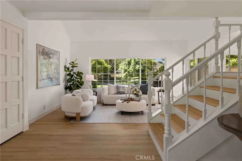 59 E Yale Loop 31, Irvine