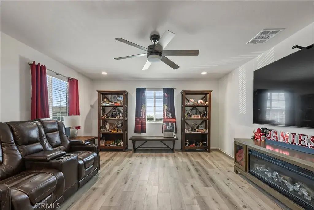 16986 Red Tail Lane, Fontana
