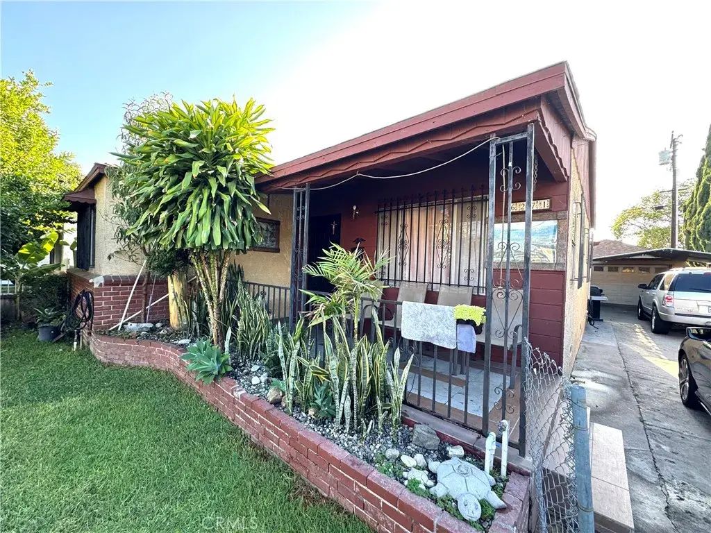 6271 Stanton, Buena Park