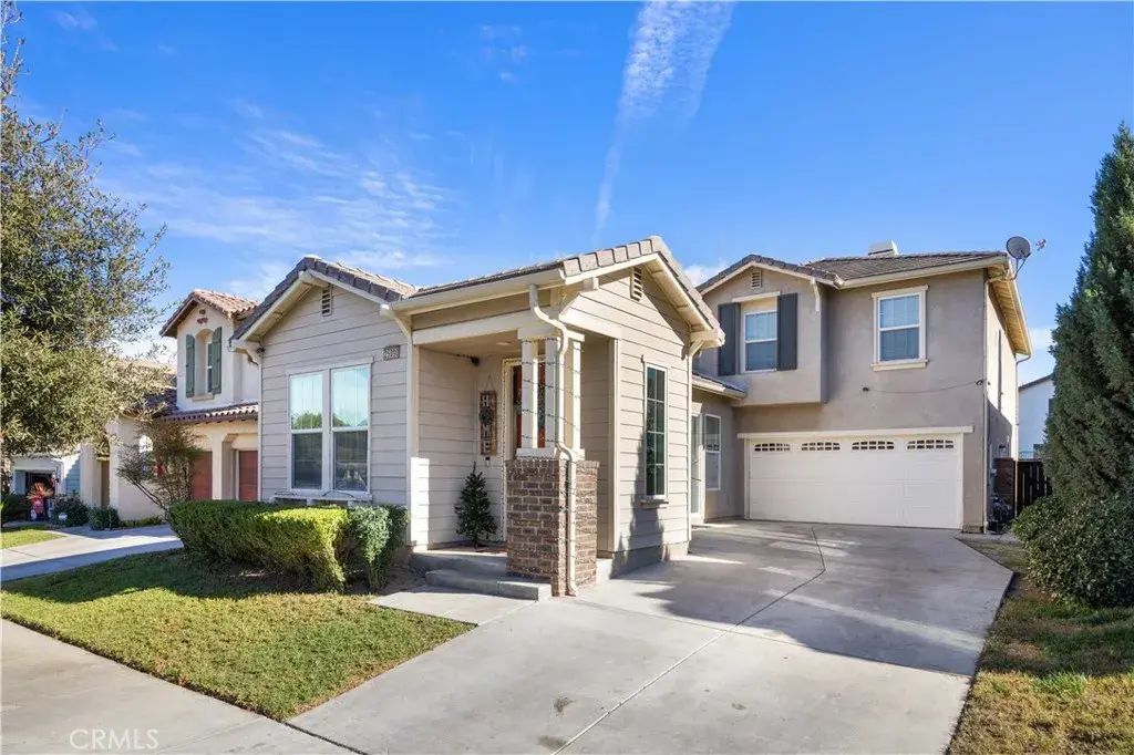 25090 Acorn Court, Corona