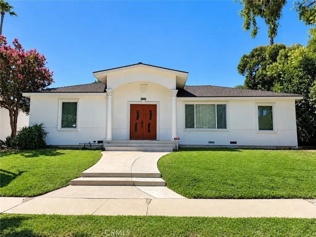 17404 Martha Street, Encino