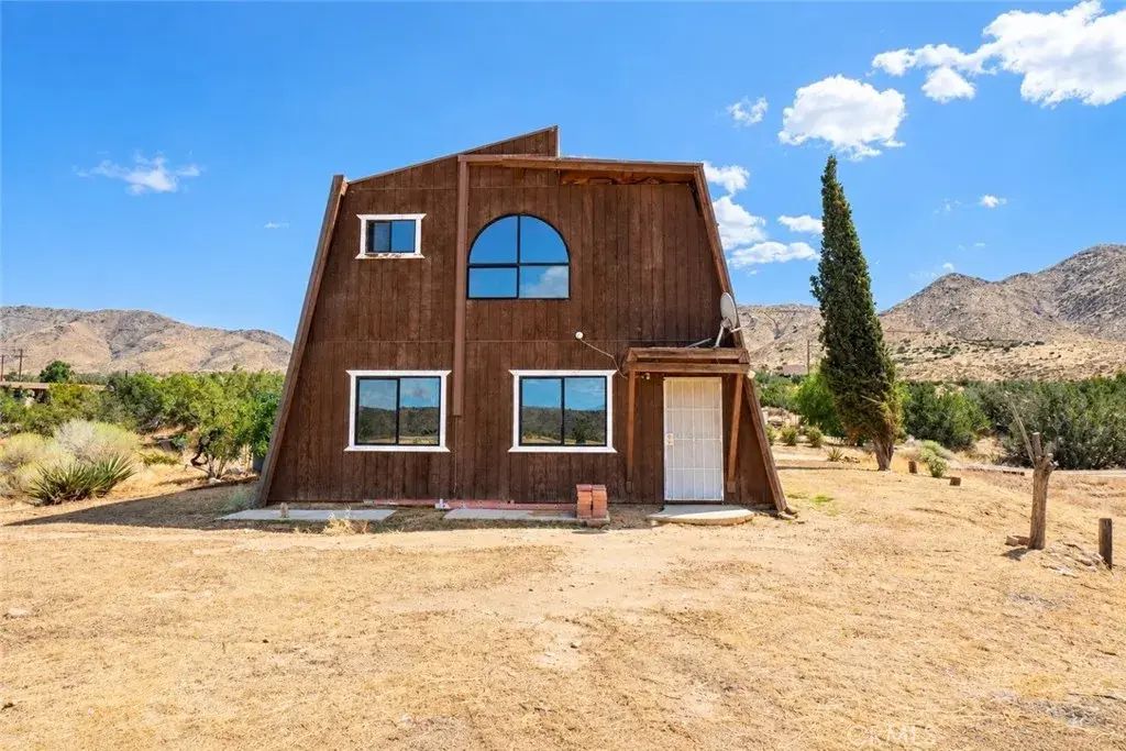 19765 Rox, Apple Valley