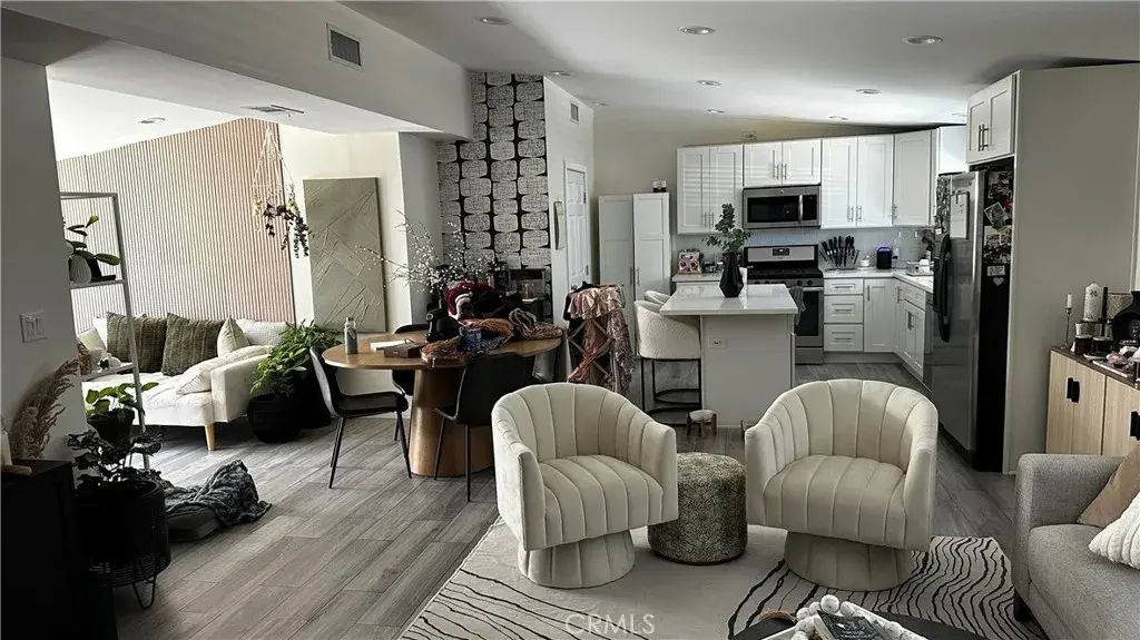 7833 Bothwell, Reseda
