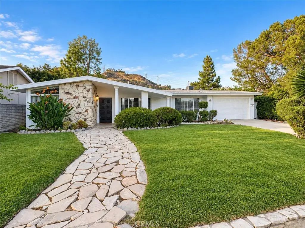 1420 Belleau Road, Glendale