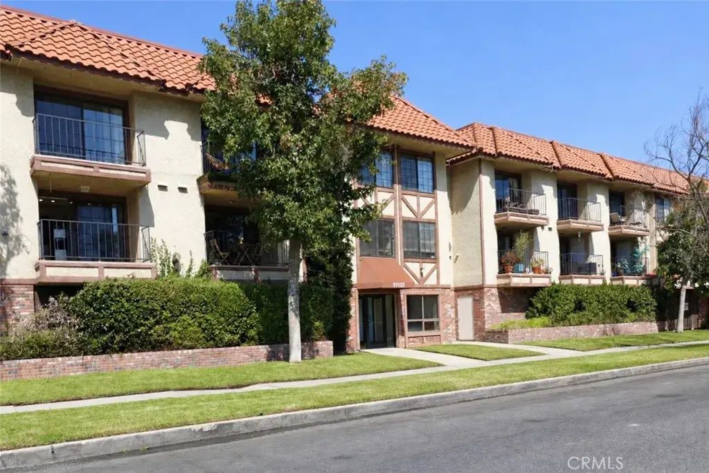 11127 La Maida 10, North Hollywood