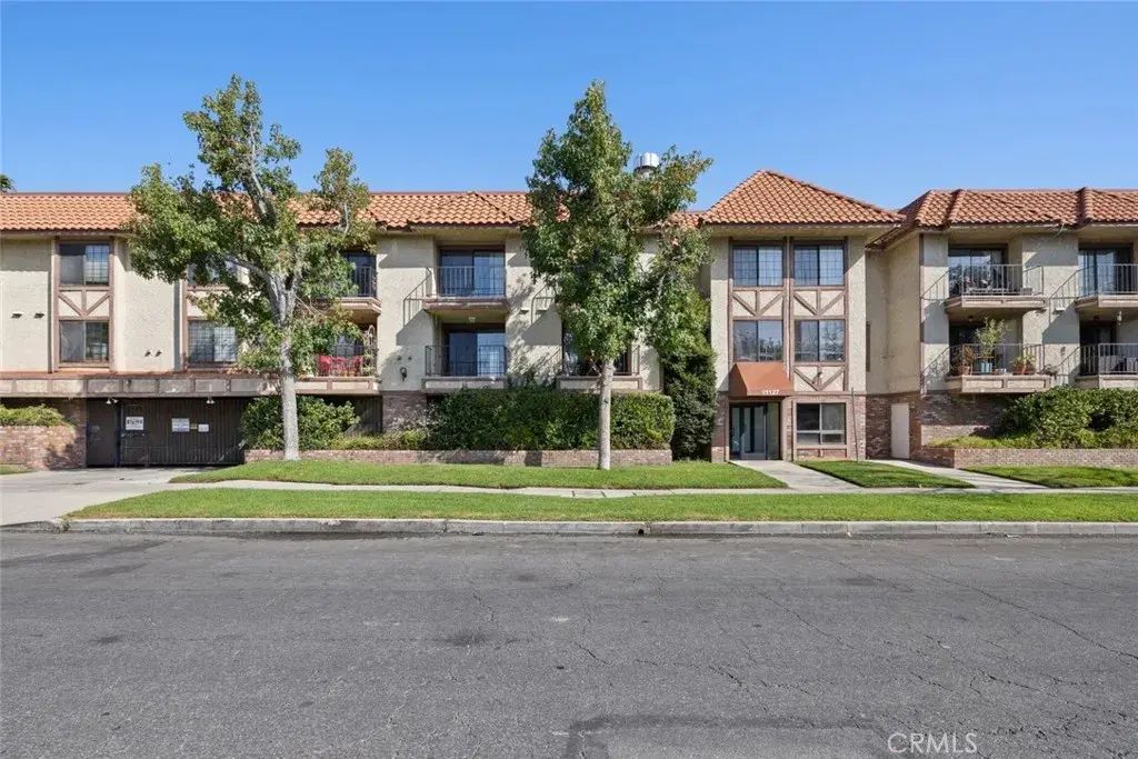 11127 La Maida 10, North Hollywood