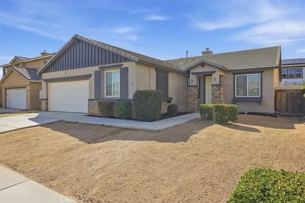 12921 Newport, Hesperia