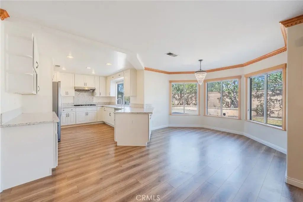 35 Rhode, Irvine