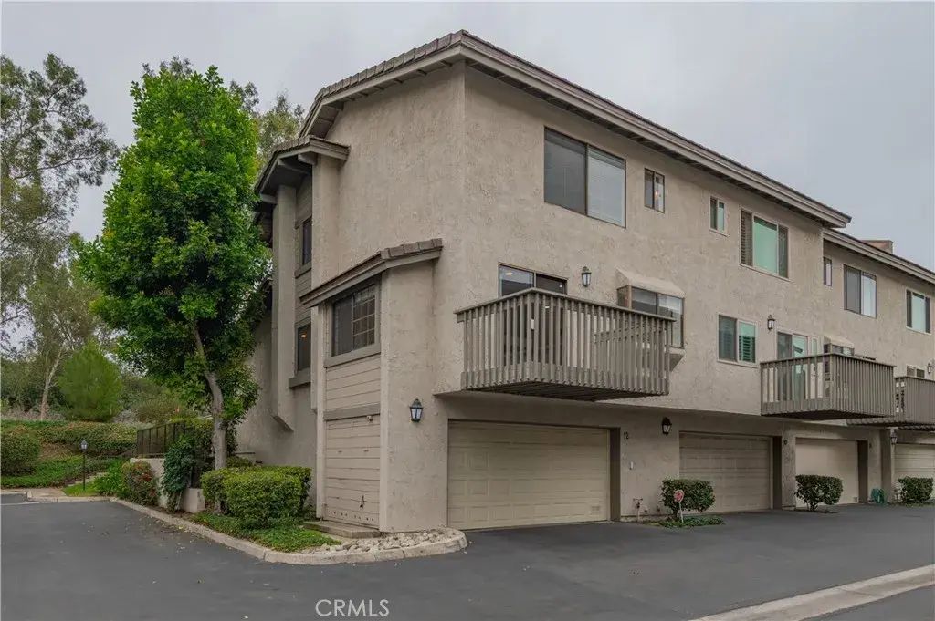 12 Sunup, Irvine