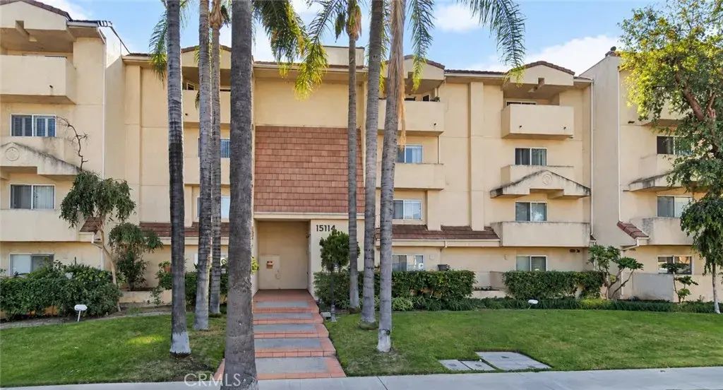 15114 Sherman Way 114, Van Nuys