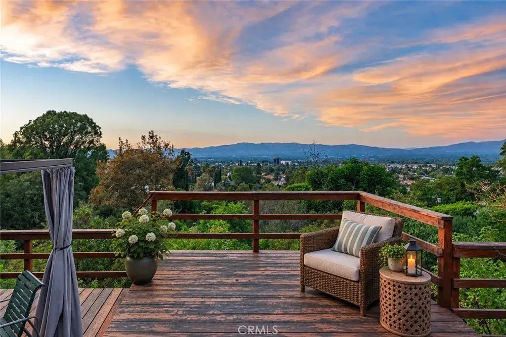 18070 Boris Drive, Encino