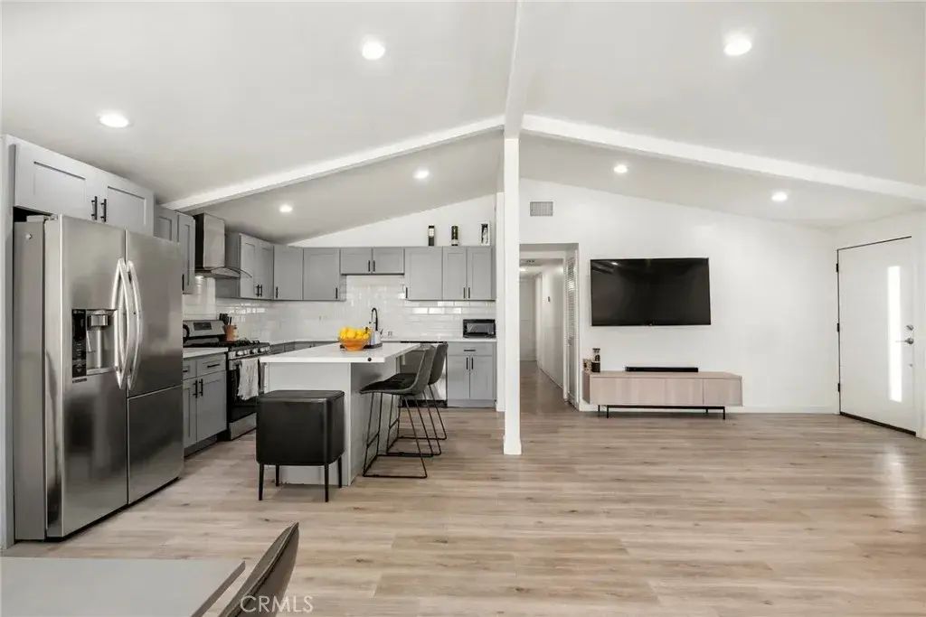 6413 Wystone, Reseda
