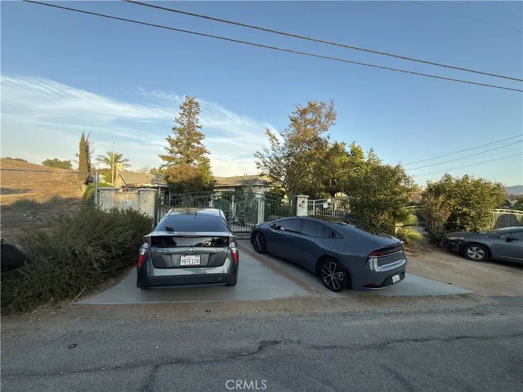 5349 Norwood, Riverside