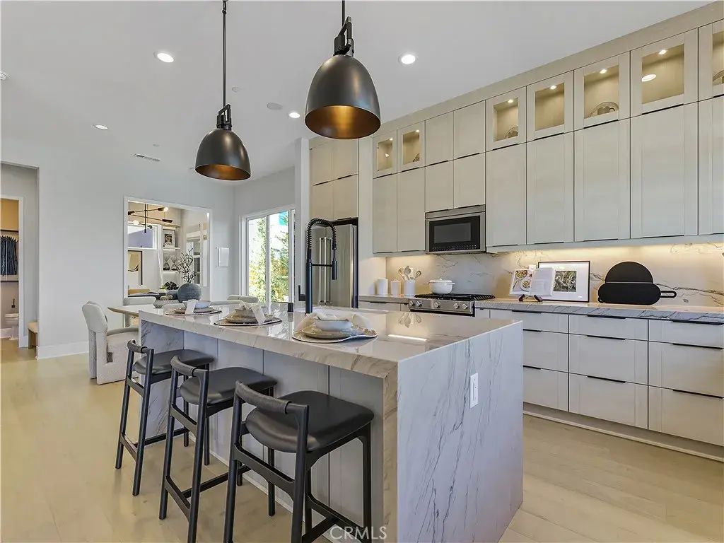 2435 Liv Way, Montebello