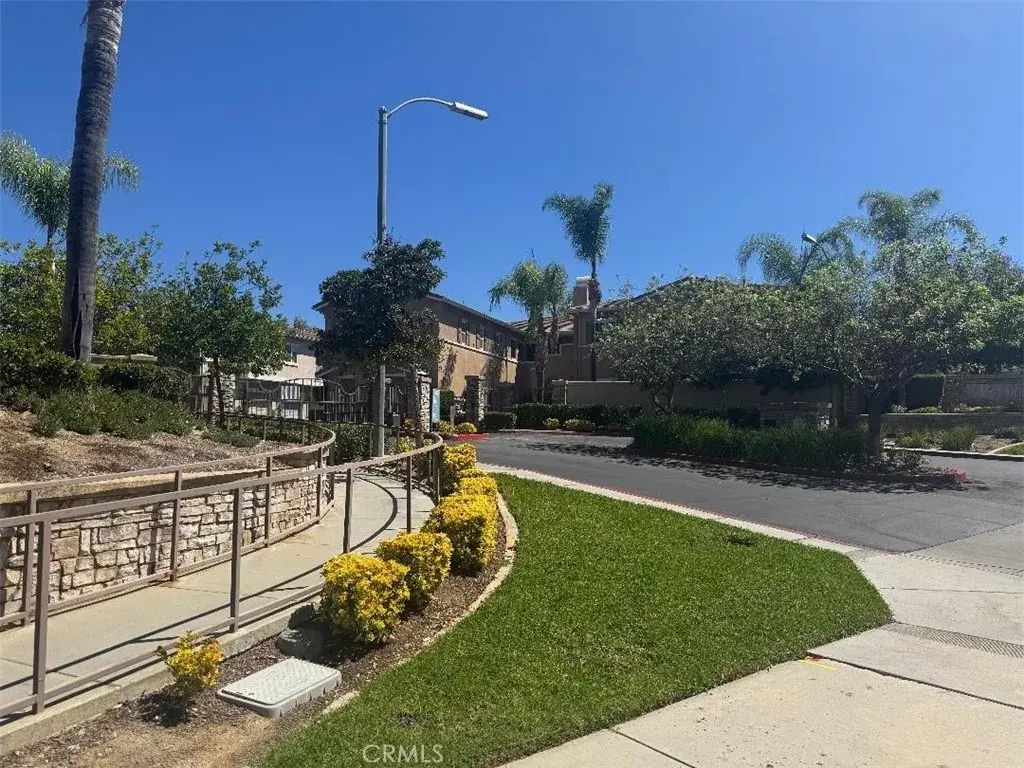 26364 Arboretum 3301, Murrieta