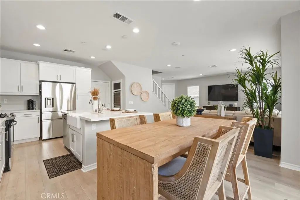250 W Ridgewood, Long Beach