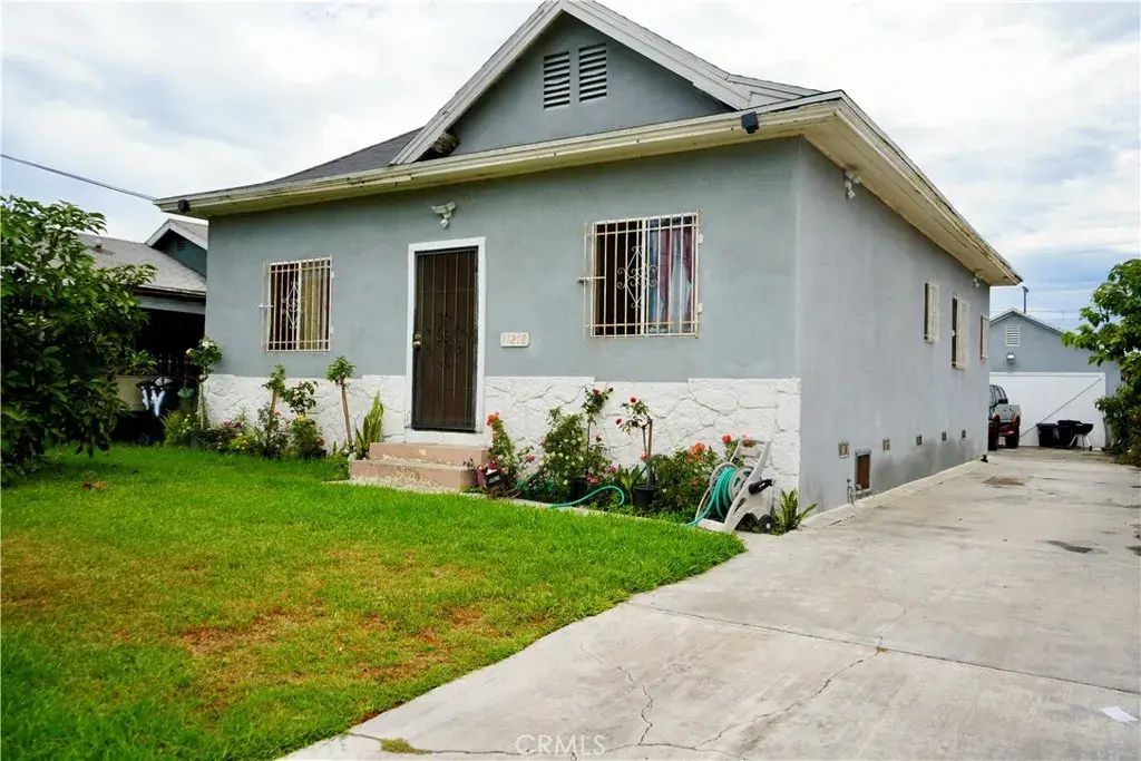 11218 Belhaven, Los Angeles