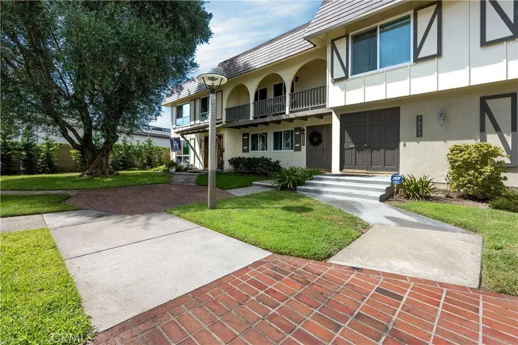 9857 Via Sonoma, Cypress