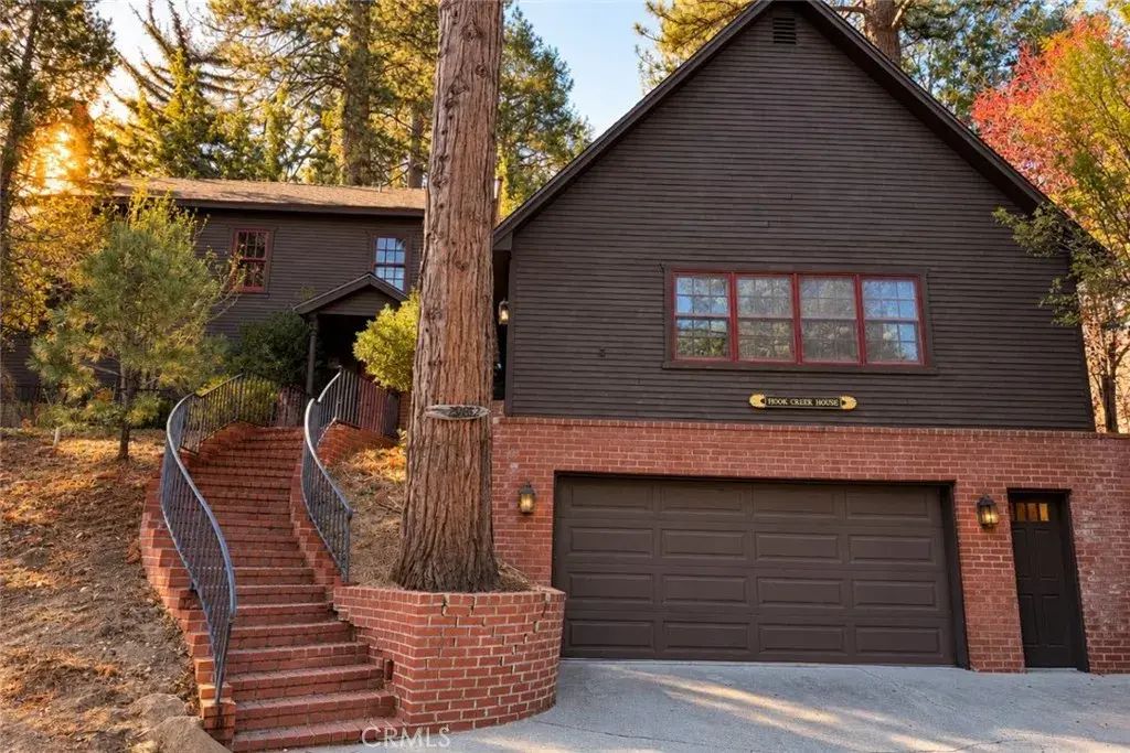 29682 Hook Creek, Cedar Glen