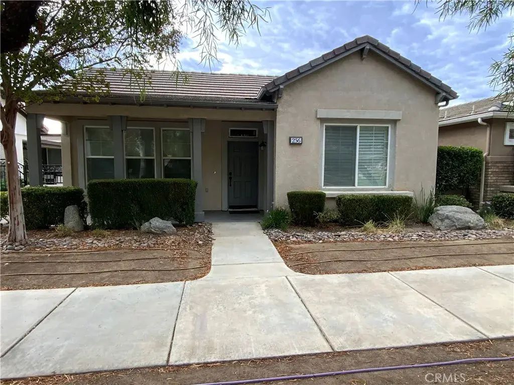 256 Four Seasons, Hemet