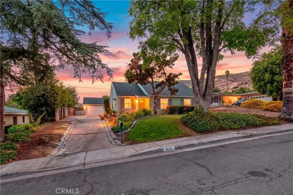 5649 Laredo, Riverside