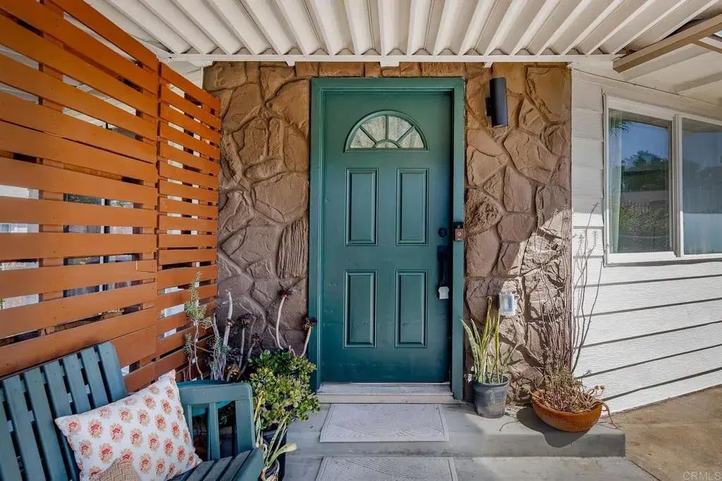 719 La Presa Avenue, Spring Valley