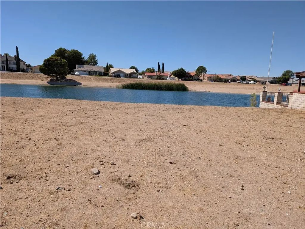 26630 Mariner, Helendale