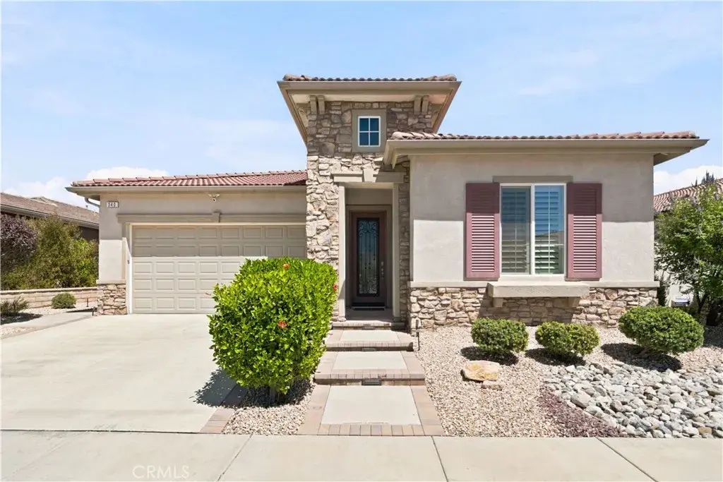 340 Mock Bluff, Beaumont
