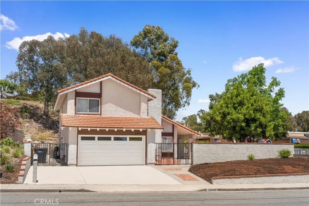 23992 Via La Coruna, Mission Viejo