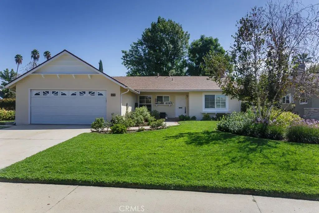 6530 Capistrano Avenue, West Hills