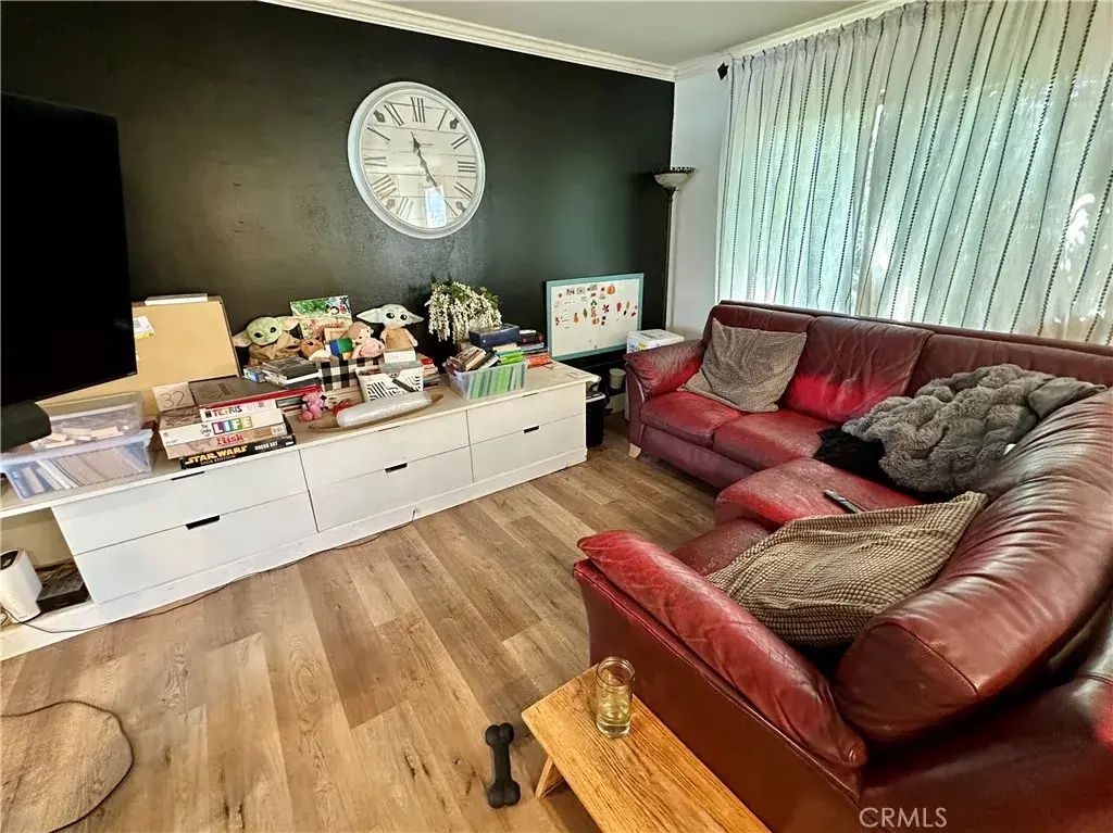 408 Larry, Placentia