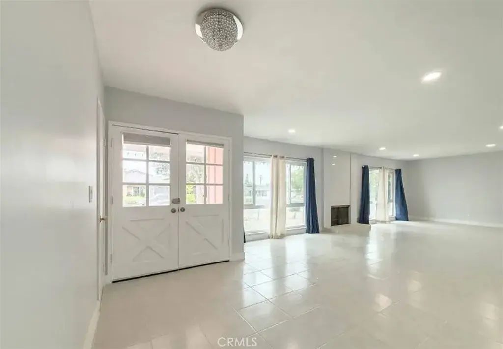 1305 Feather, Thousand Oaks