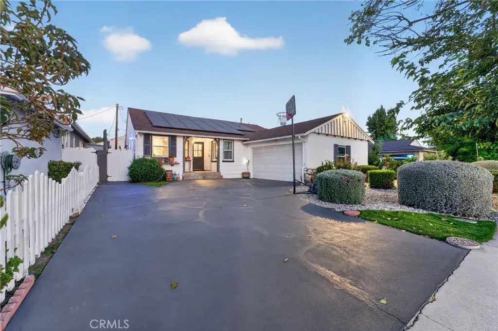 7350 Donna, Reseda