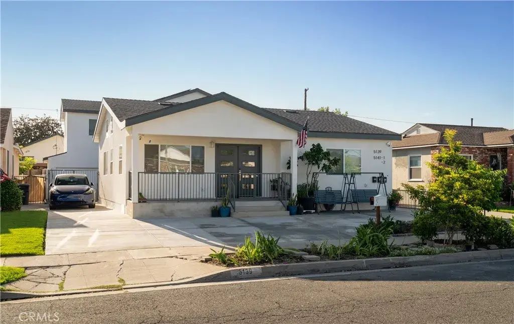 5139 Barlin, Lakewood