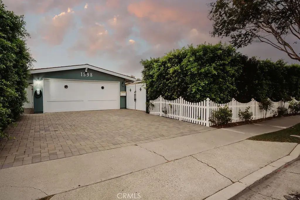 1598 Baker Street, Costa Mesa