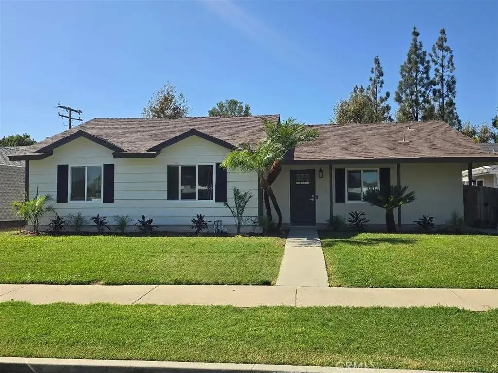 12733 Meadow Green, La Mirada