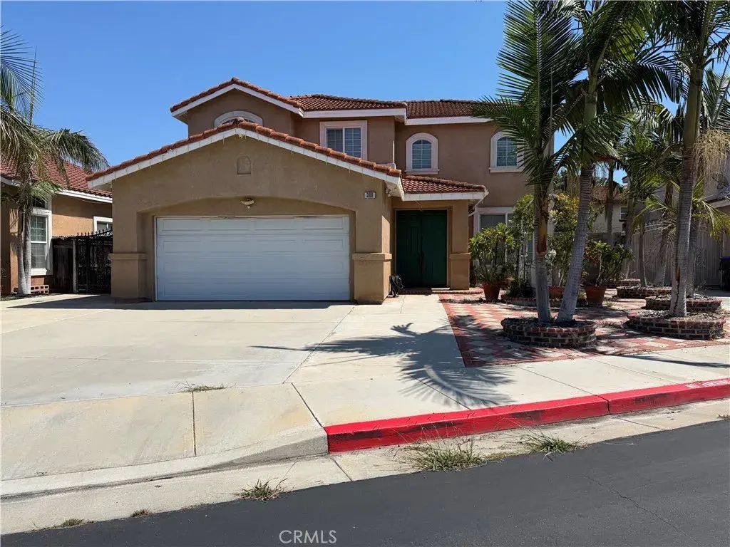 309 Summer Lane, Santa Ana