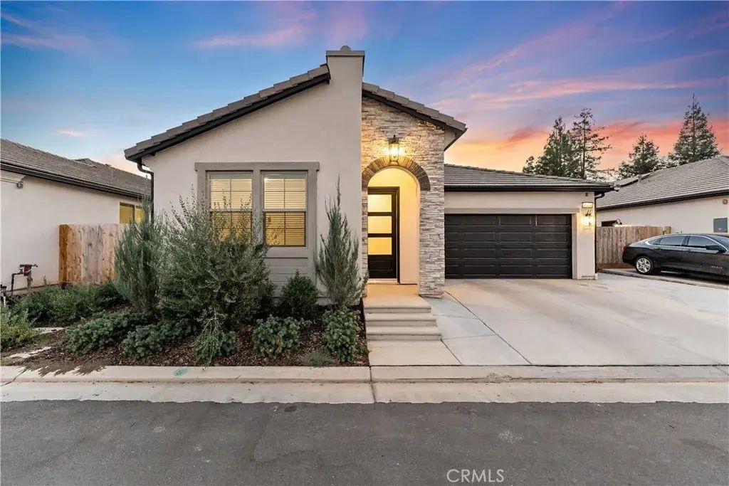 8649 N Whistler Drive, Fresno