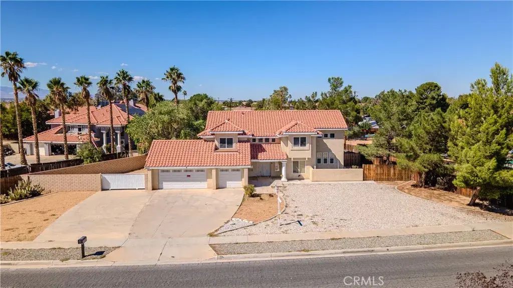 12490 Iroquois, Apple Valley