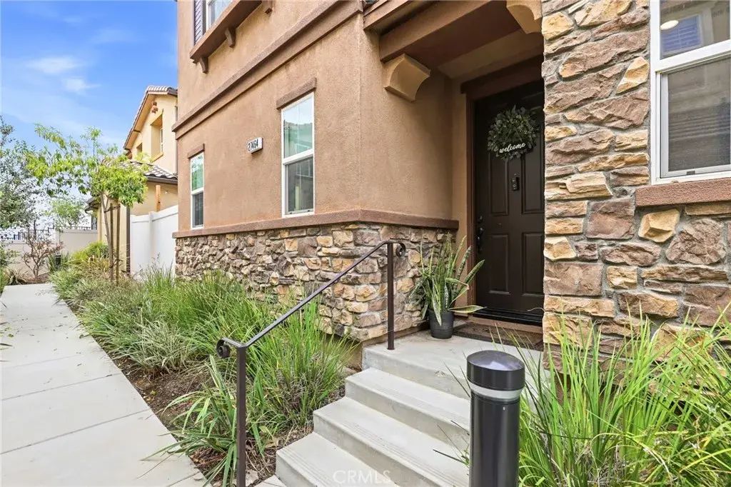 27464 Honeydew Court, Saugus