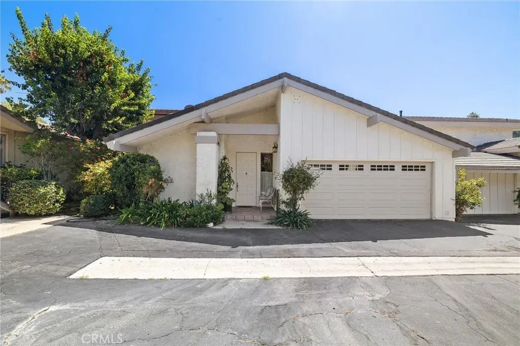 1406 Valley View Road, Glendale