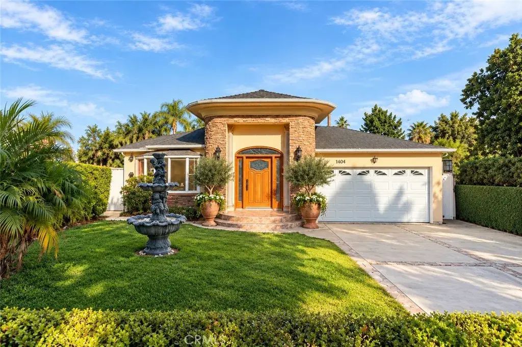 1404 N Naomi Street, Burbank