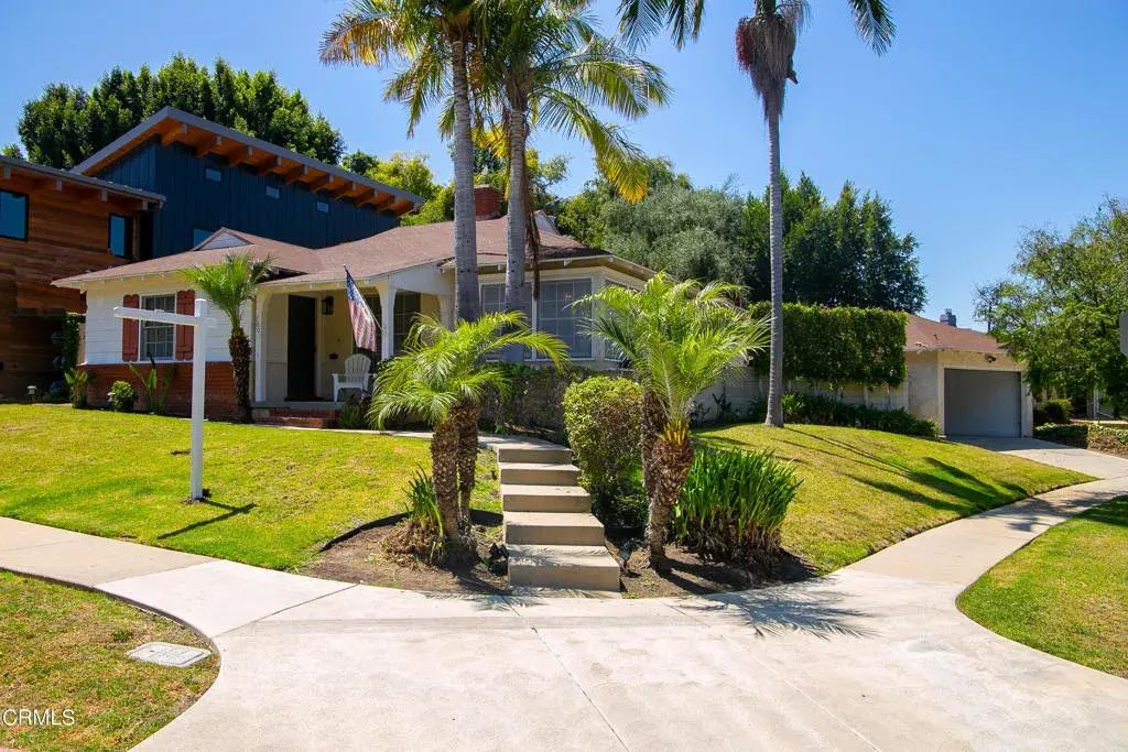 7601 Flight Avenue, Westchester