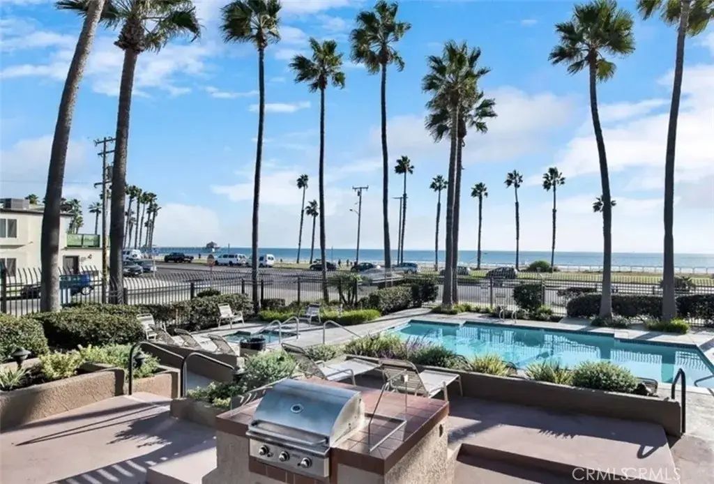 1200 Pacific Coast 327, Huntington Beach