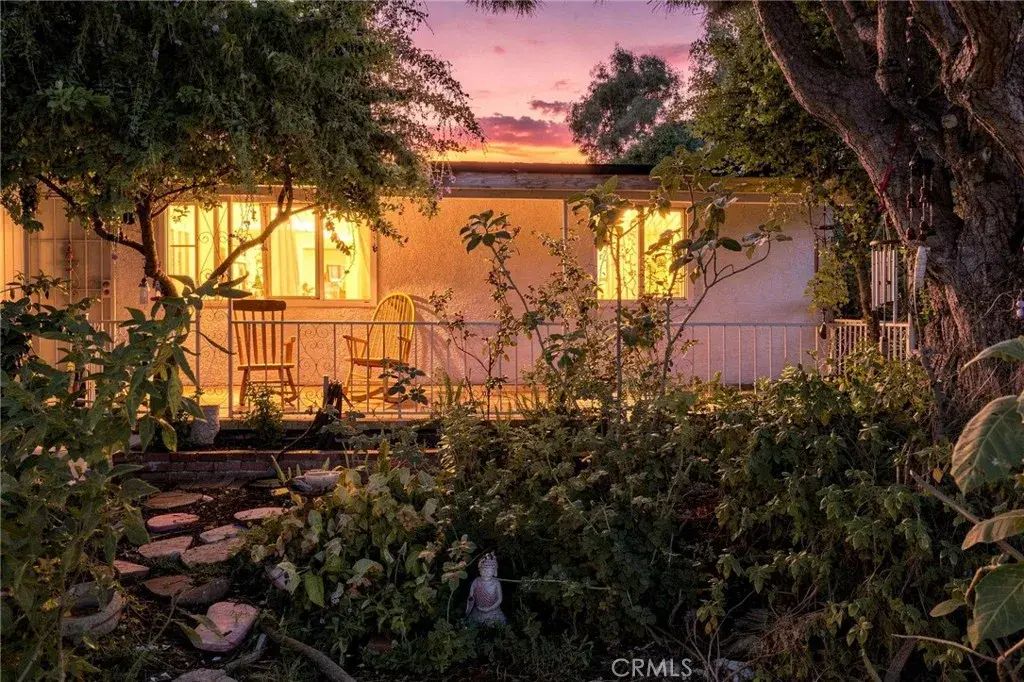 8644 Cantaloupe, Panorama City