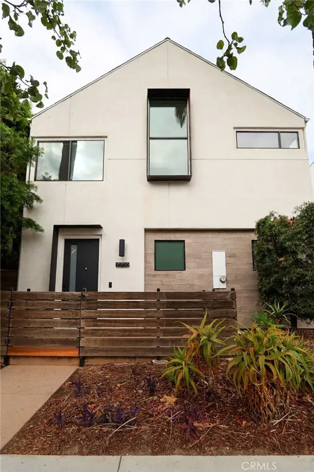 10700 W Octave, North Hollywood