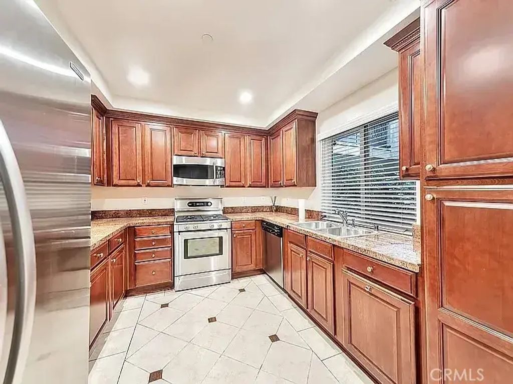 4533 Vista Del Monte 104, Sherman Oaks