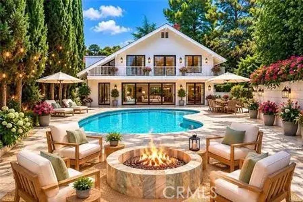 3102 Dona Sofia, Studio City
