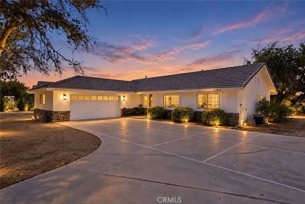 43831 Victor Place, Lancaster