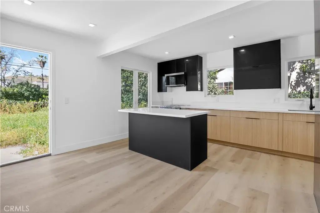 2485 Kellogg Park, Pomona